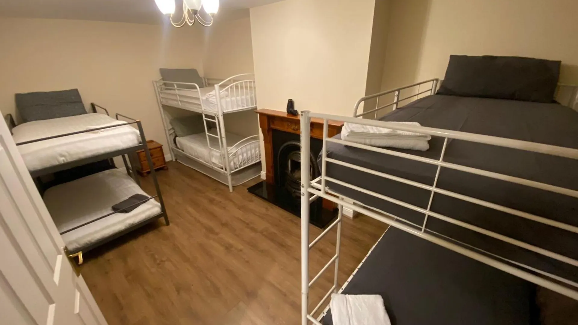 Airport And Dcu, No Parking Hostel Dublin